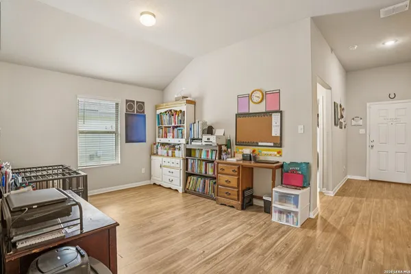 $2,500 | 633 Oleander Creek, Seguin, TX 78155