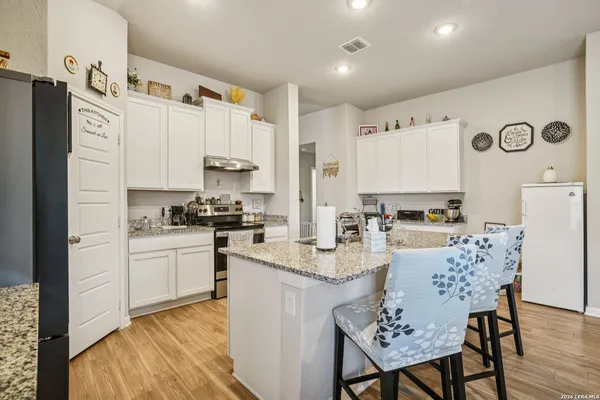 $2,500 | 633 Oleander Creek, Seguin, TX 78155