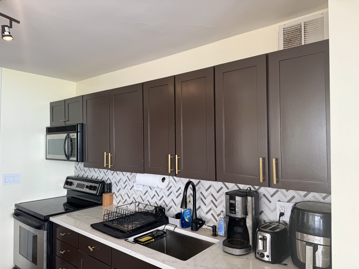 655 West Irving Park Road, Unit 3501 Chicago, IL 60613 - Photo 3 of 14