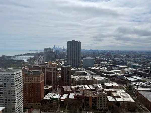 $3,500 | 655 West Irving Park Road, Unit 3501, Chicago, IL 60613