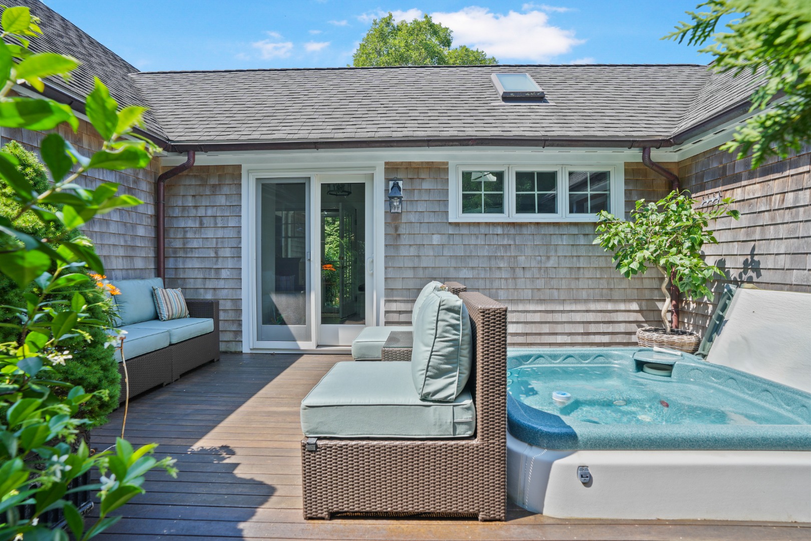 20 Meshacket Road Edgartown, MA 02539 - Photo 5 of 41 Gallery Image 5