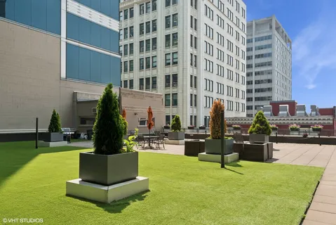 $390,000 | 565 West Quincy Street, Unit 609, Chicago, IL 60661