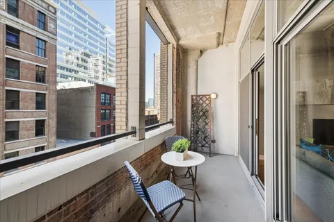 $390,000 | 565 West Quincy Street, Unit 609, Chicago, IL 60661