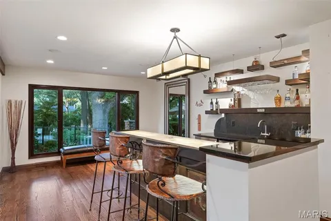 $1,400,000 | 9845 Northbridge Road, St. Louis, MO 63124