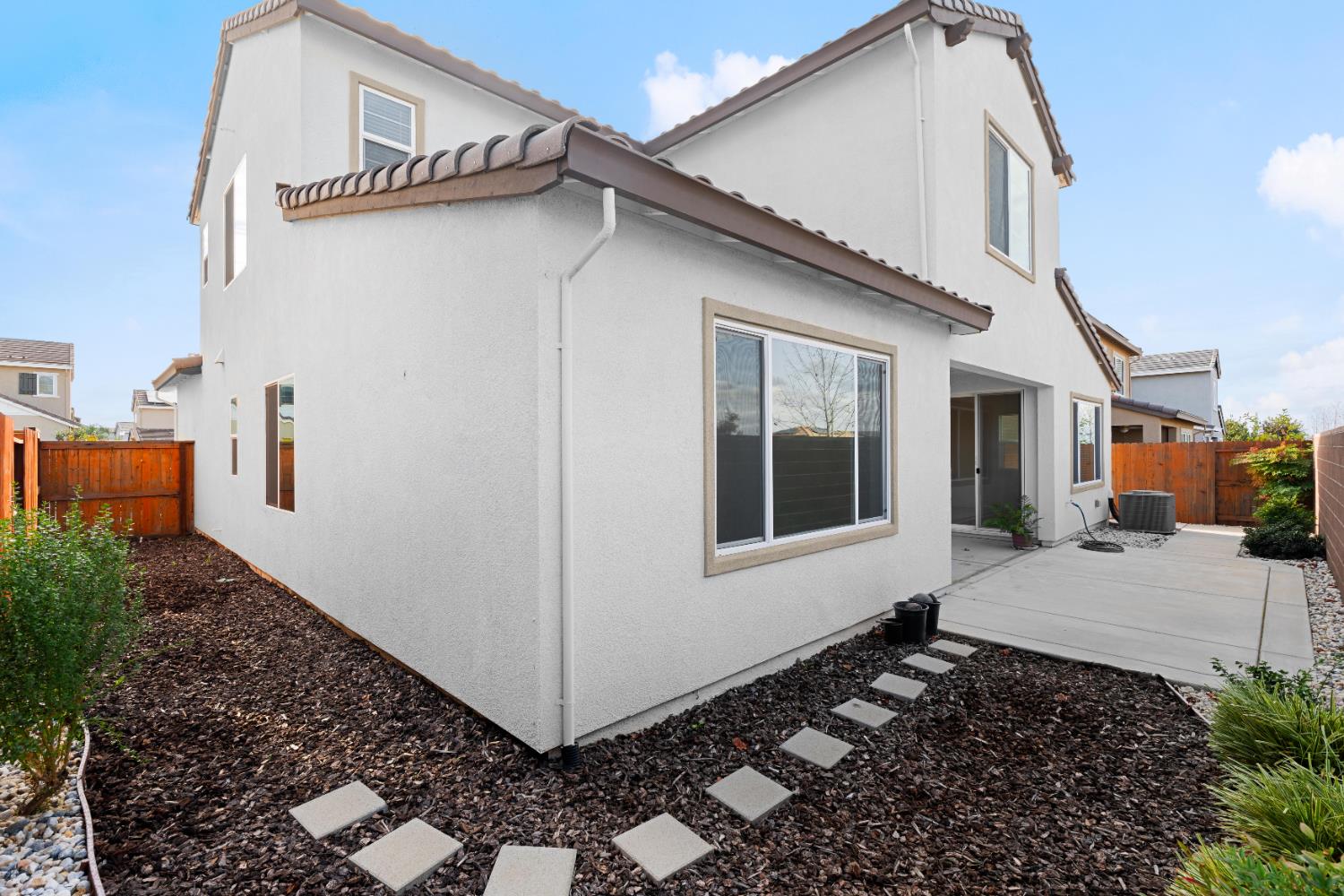 620 River Street Lincoln, CA 95648 - Photo 49 of 60 a front view of a house with a yard