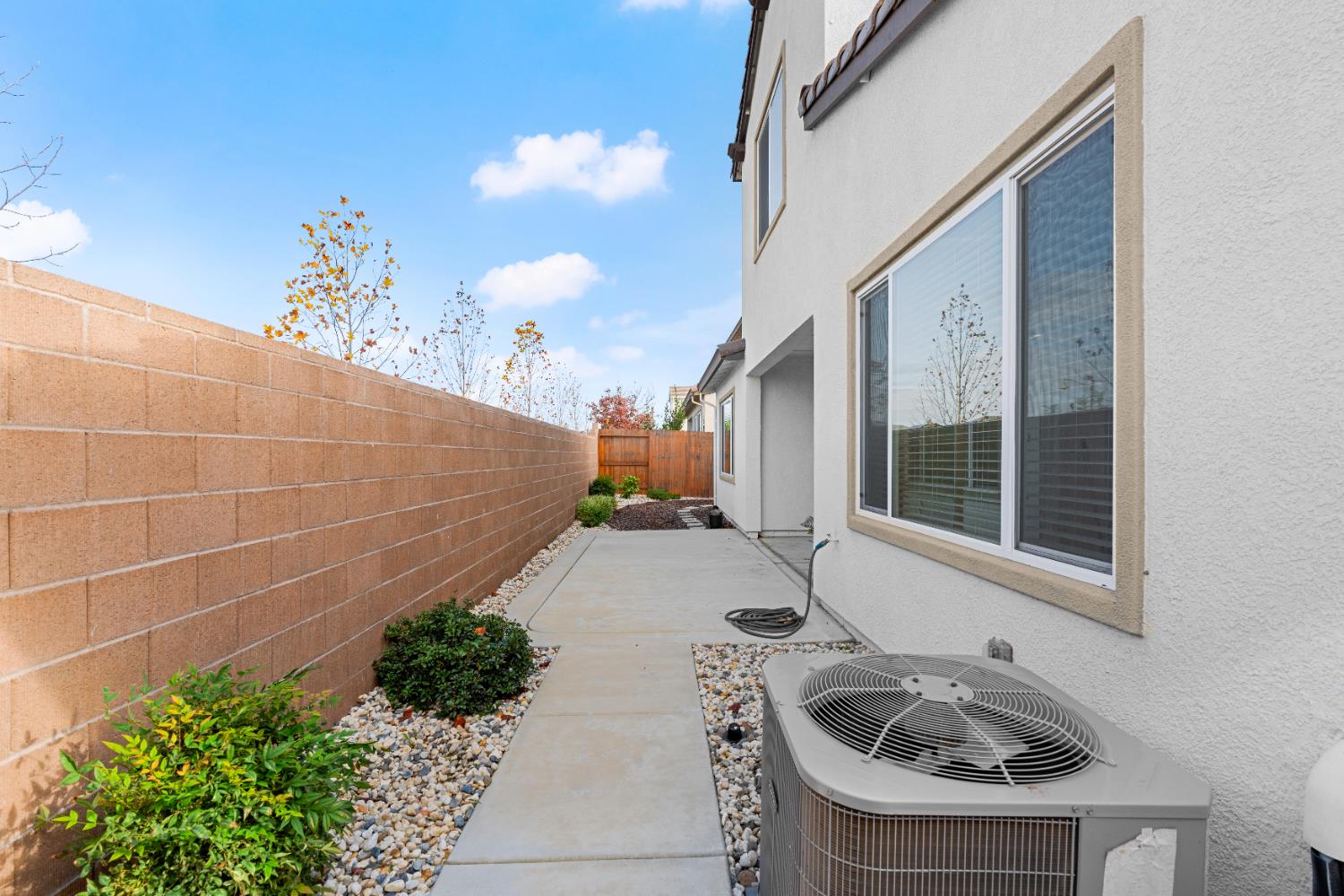 620 River Street Lincoln, CA 95648 - Photo 50 of 60 a bathroom with a sink and toilet
