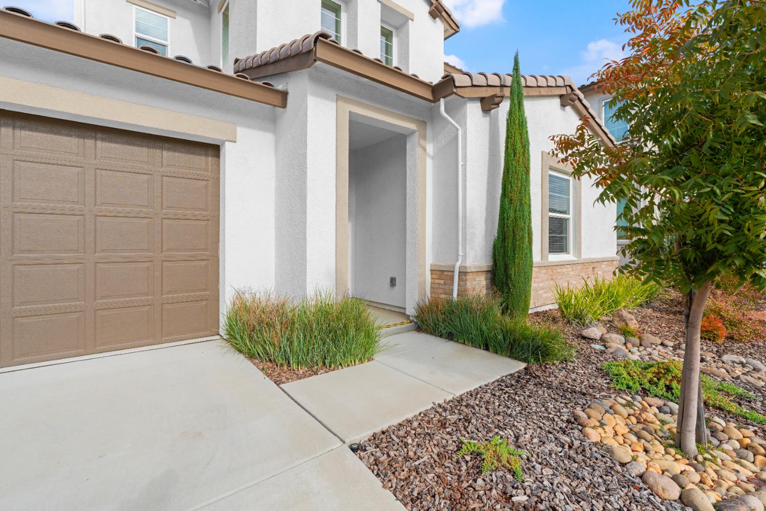 620 River Street Lincoln, CA 95648 - Photo 5 of 60 front view of a house