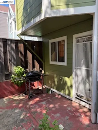 a view of an outdoor space of the house