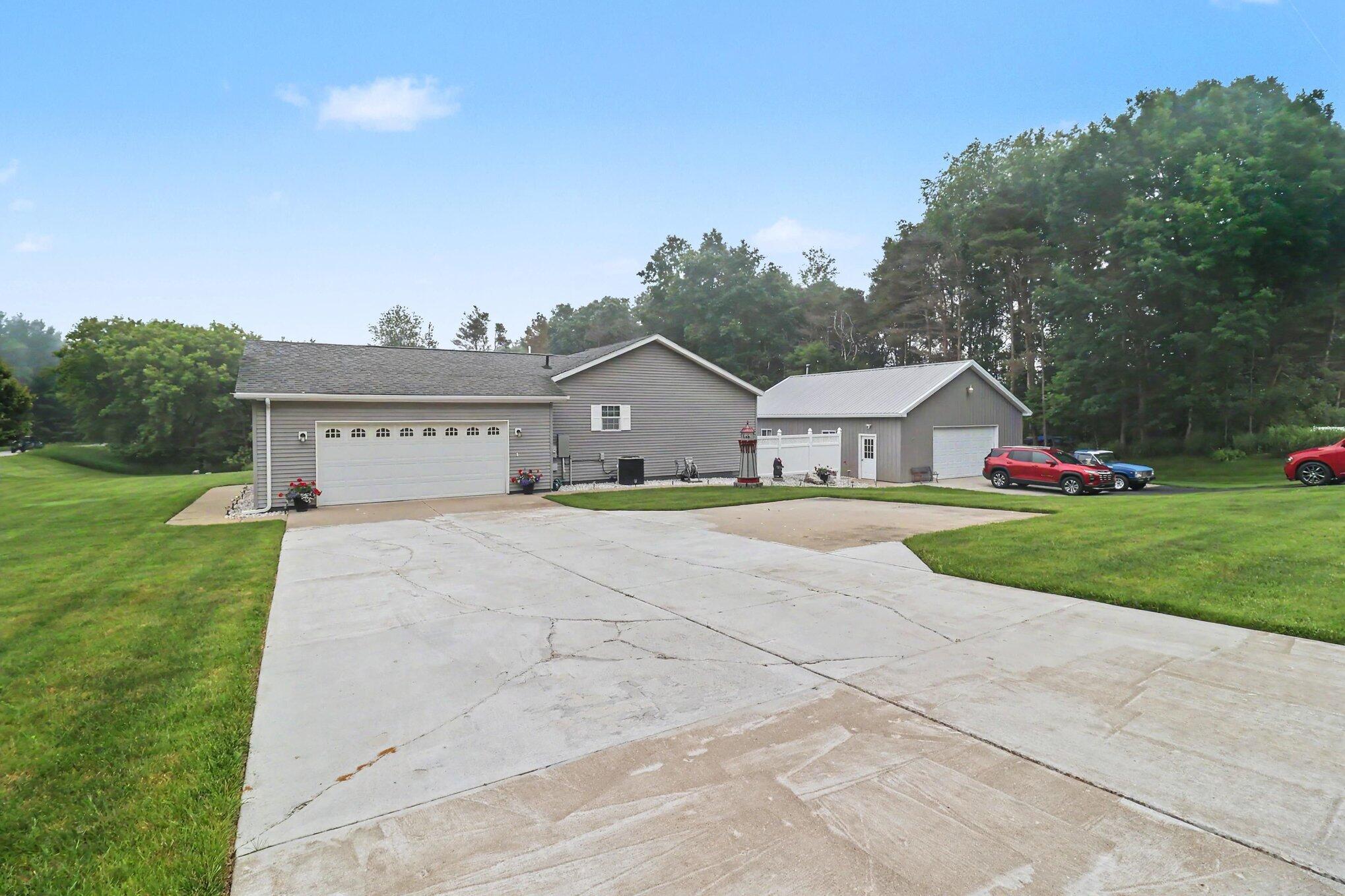 986 West Fox Farm Road Manistee, MI 49660 - Photo 3 of 31 Road view