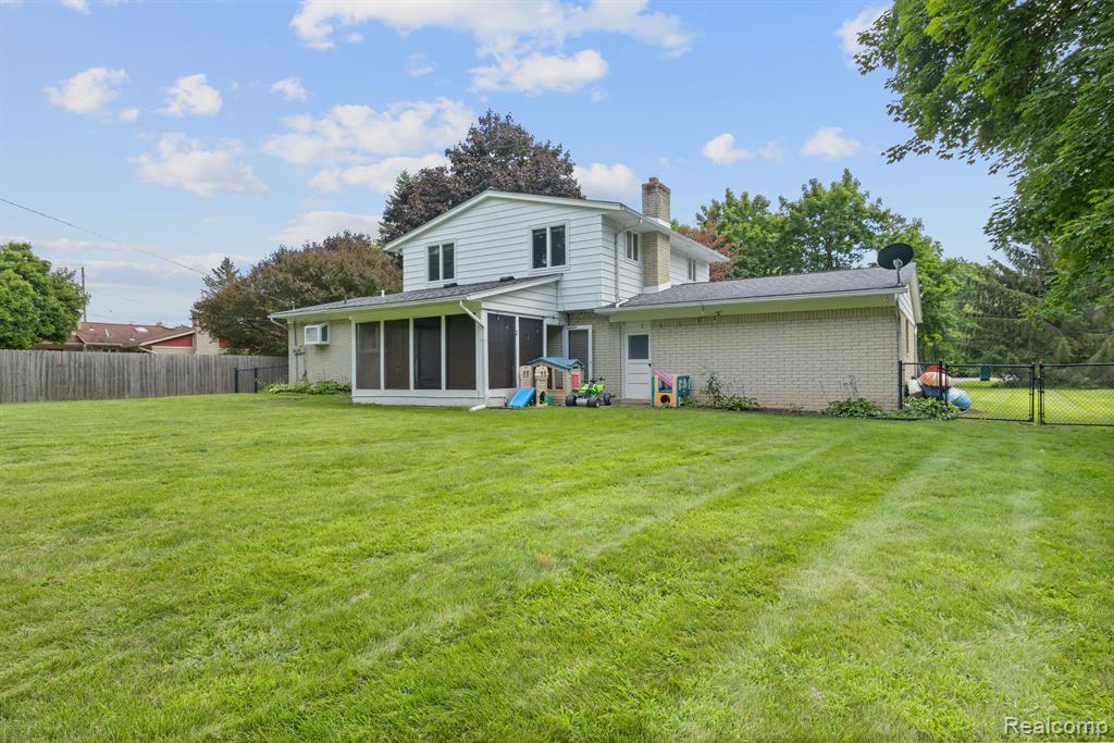 8740 Wise Road Commerce Township, MI 48382 - Photo 27 of 33