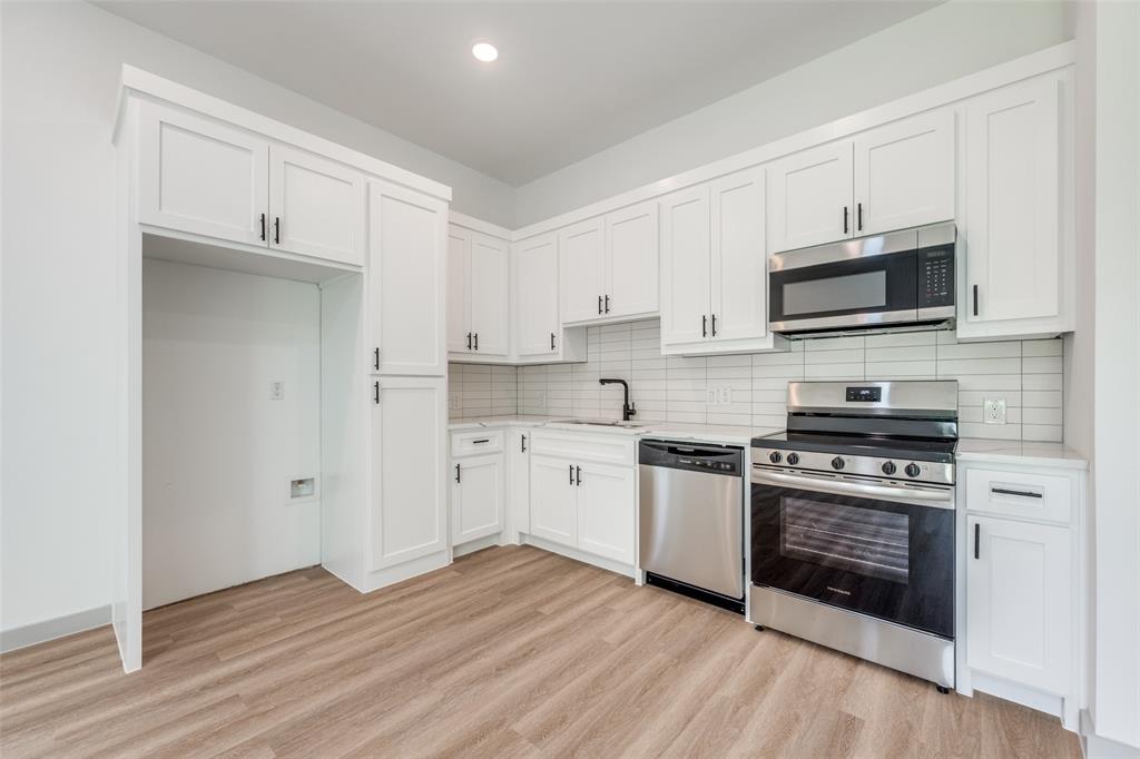 1509 Locust Street, Unit B Commerce, TX 75428 - Photo 3 of 13