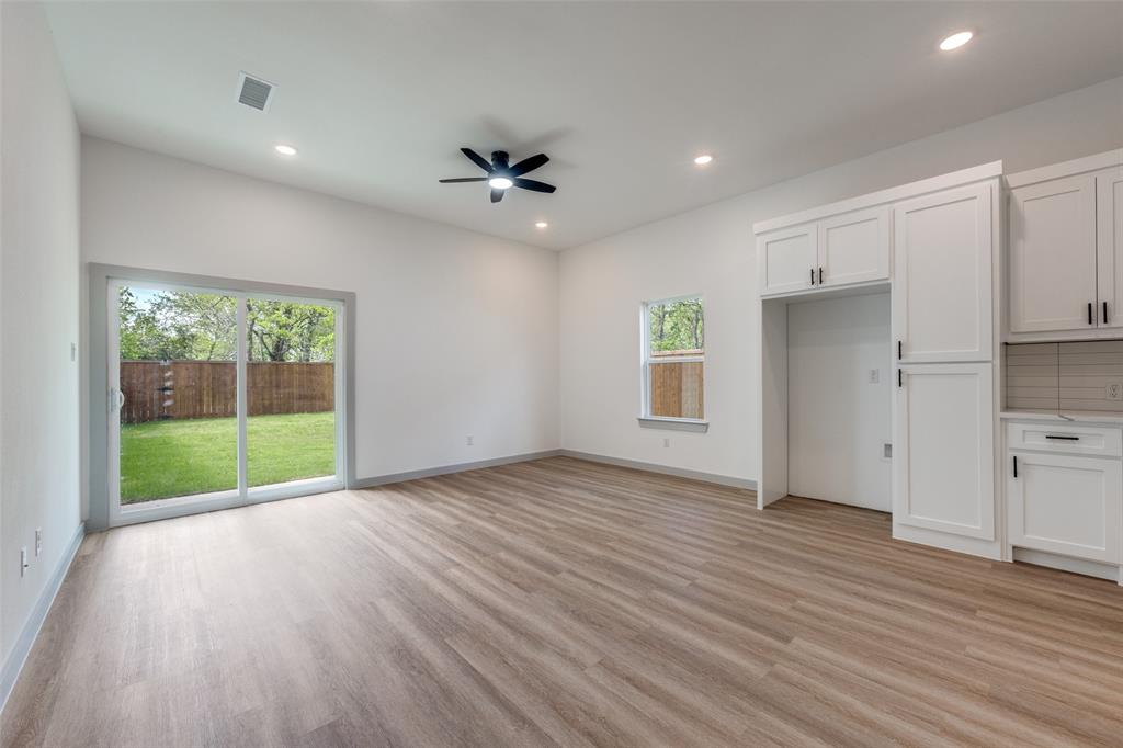 1509 Locust Street, Unit B Commerce, TX 75428 - Photo 4 of 13