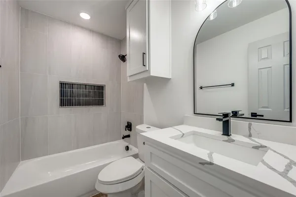 $1,400 | 1509 Locust Street, Unit B, Commerce, TX 75428