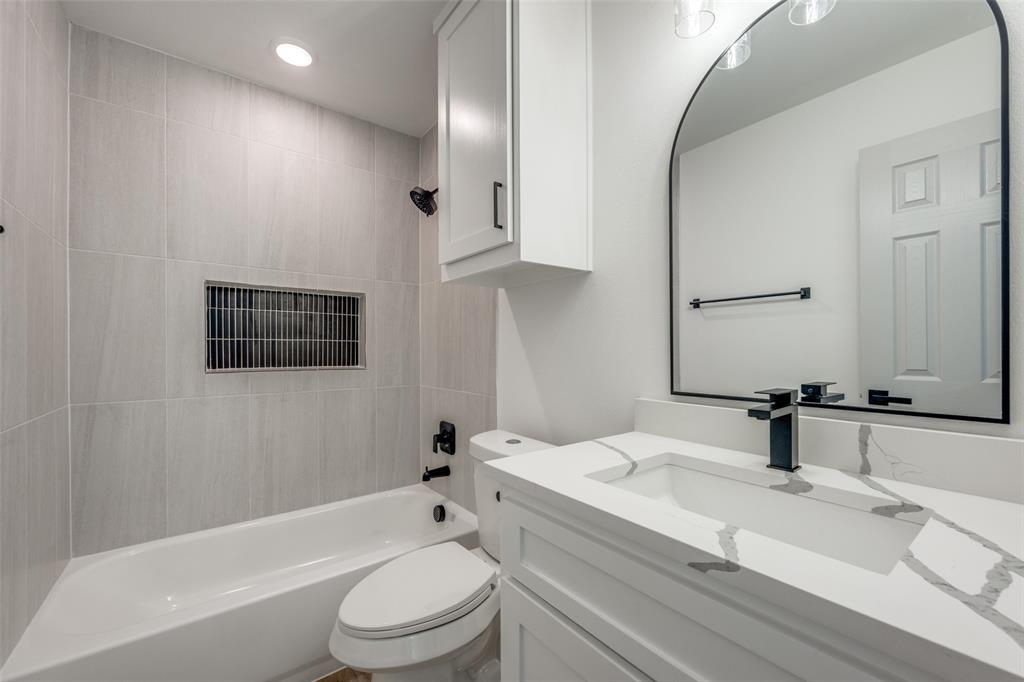 1509 Locust Street, Unit B Commerce, TX 75428 - Photo 10 of 13