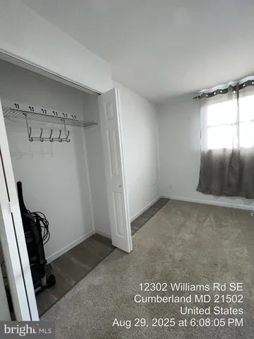 a view of utility room