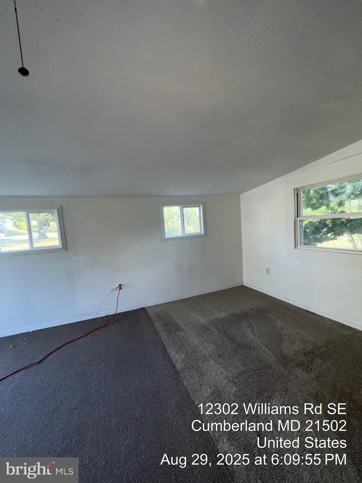 12302 Williams Road Southeast Cumberland, MD 21502 - Photo 22 of 35 a view of an empty room and window