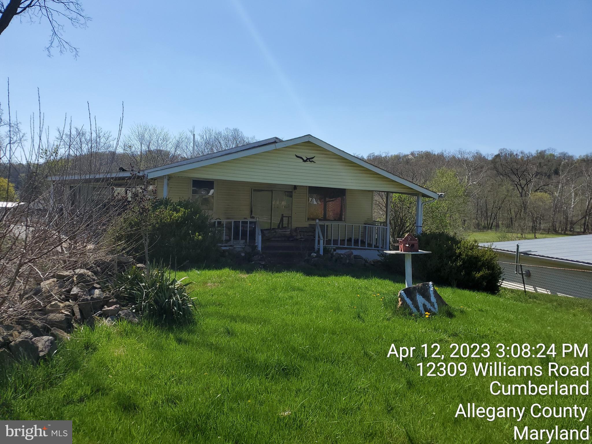 12302 Williams Road Southeast Cumberland, MD 21502 - Photo 33 of 35 a view of a garden with an tree
