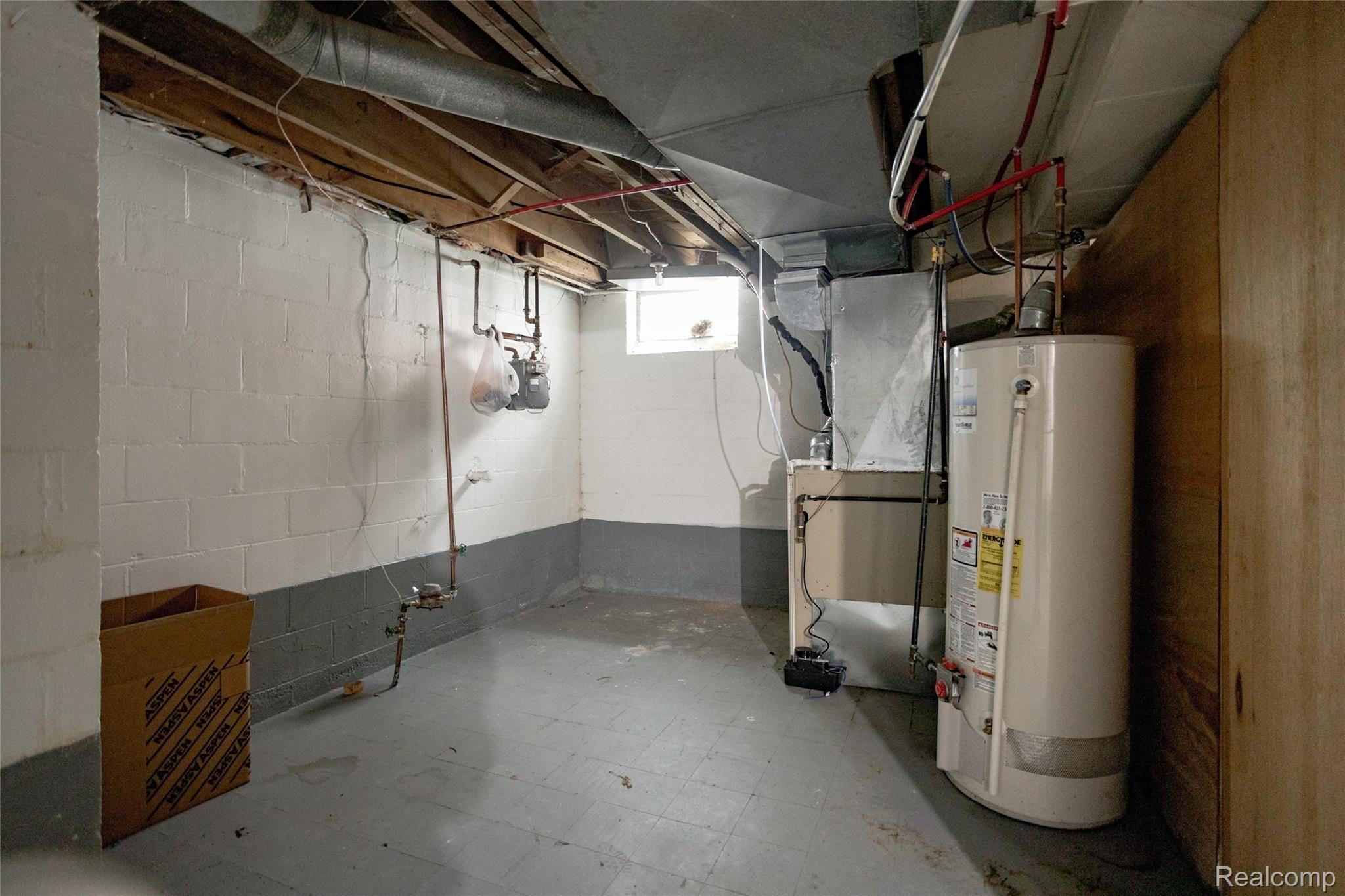 5928 Yorkshire Road Detroit, MI 48224 - Photo 27 of 31 5928Yorkshire-144.jpg
