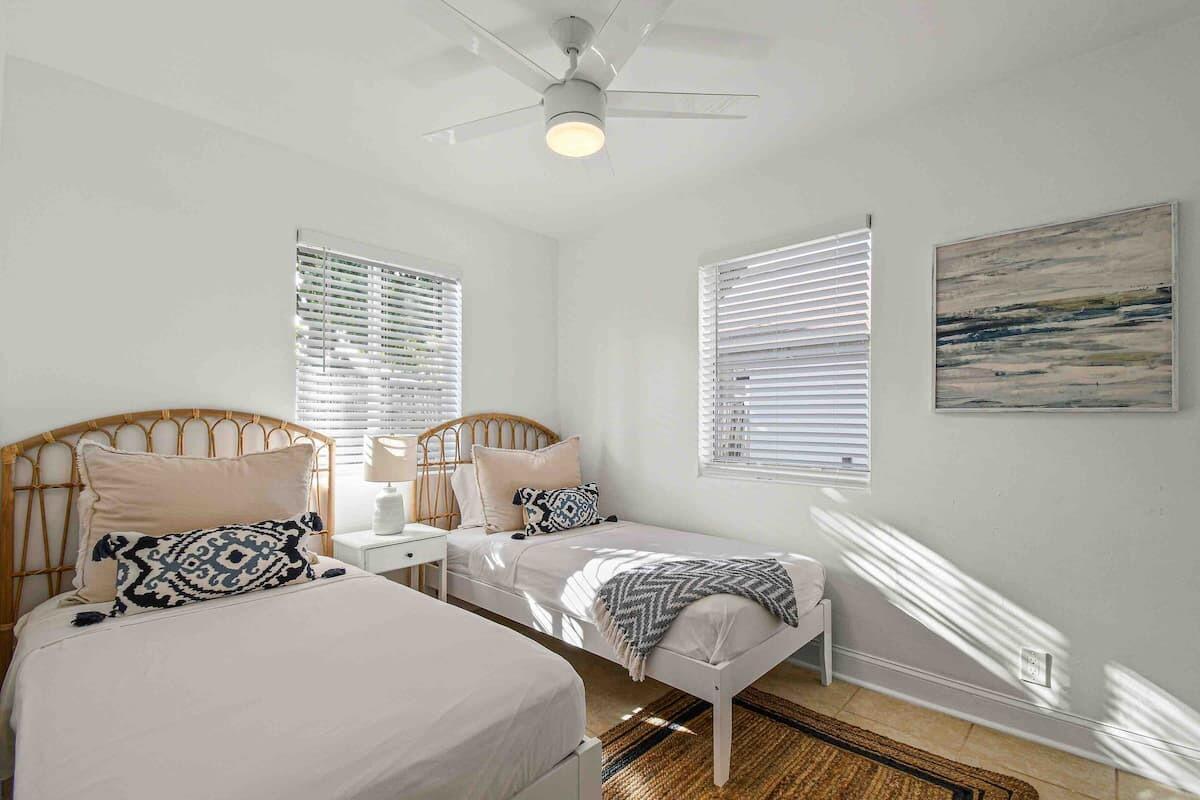427 Conniston Road, Unit B West Palm Beach, FL 33405 - Photo 6 of 8 d4b7acbe-308e-414b-8e89-93fc3763b7f9