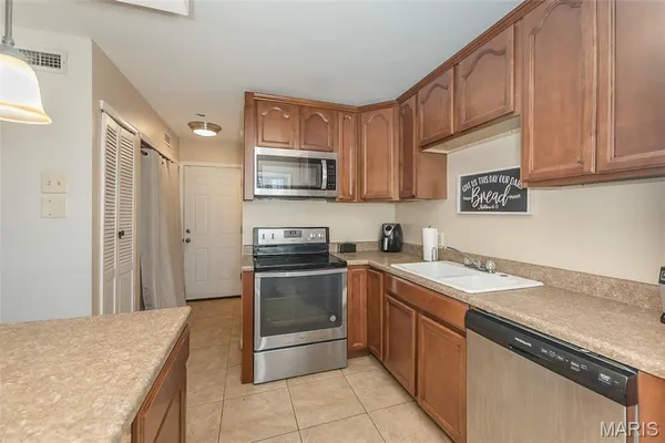 $120,000 | 14214 Riverfront Drive, Florissant, MO 63034
