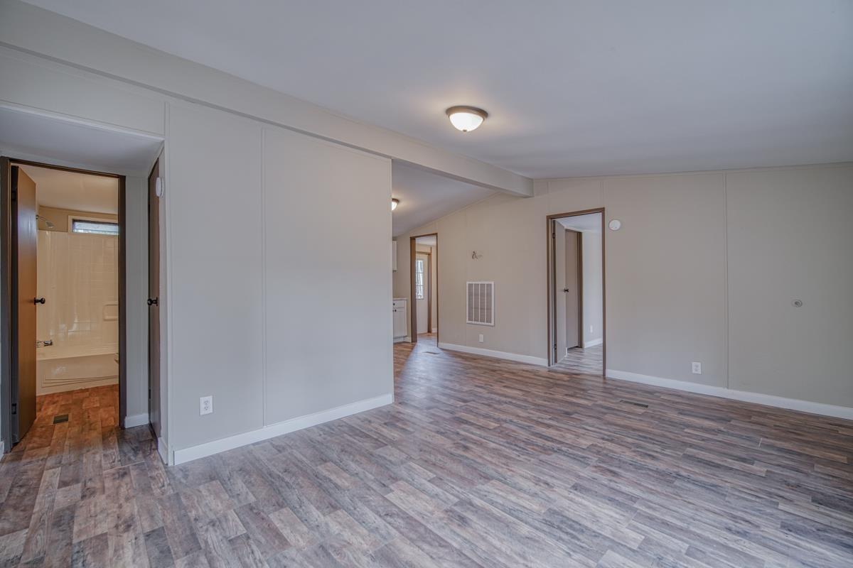 1124 Upper Valley Falls Road Boiling Springs, SC 29316 - Photo 4 of 25 Gallery Image 4