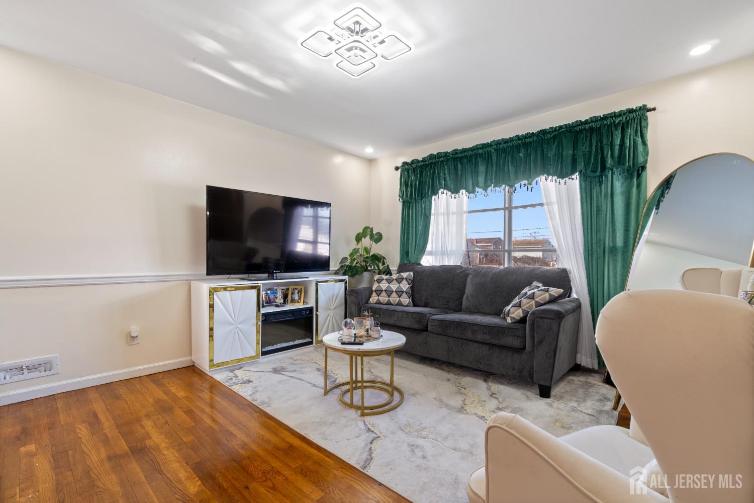 32 Sunset Drive Port Reading, NJ 07064 - Photo 5 of 20