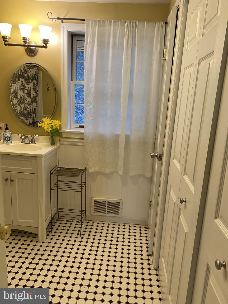 388 Sunnybrook Road Pottstown, PA 19464 - Photo 13 of 41 Main level full bathroom