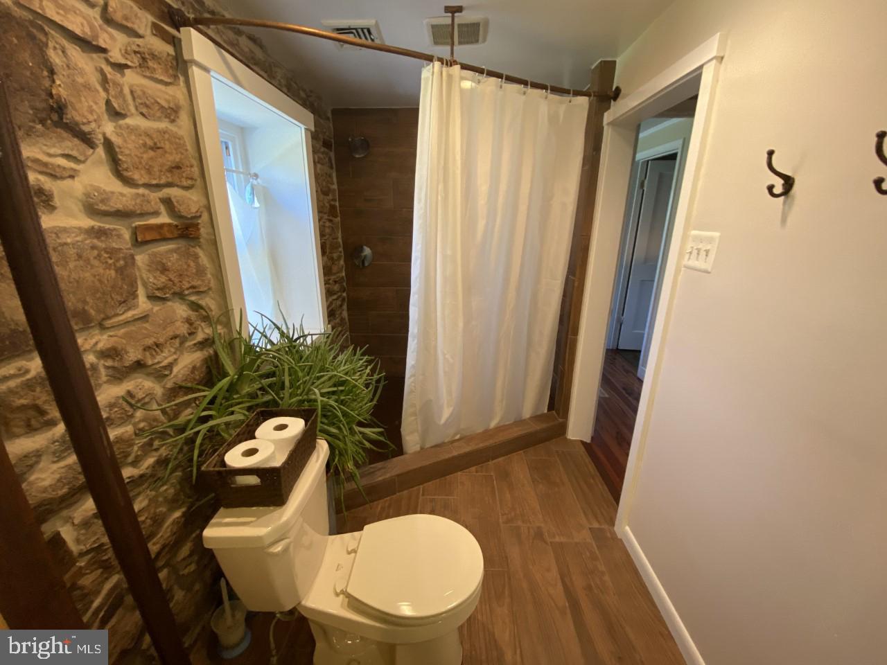 388 Sunnybrook Road Pottstown, PA 19464 - Photo 33 of 41 Full Master bathroom