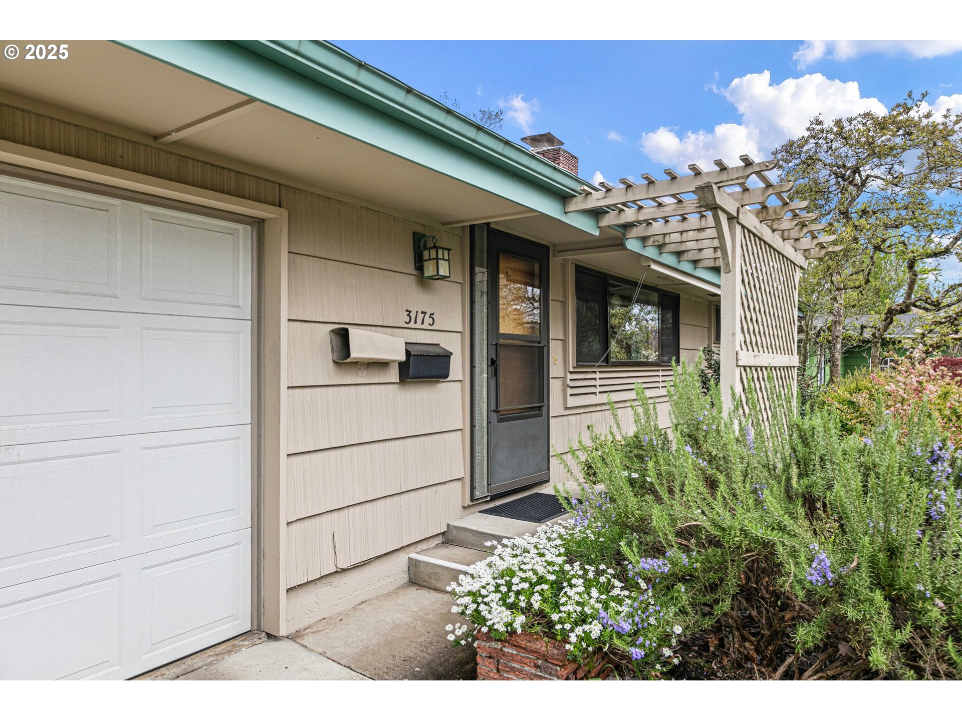 3175 Potter Street Eugene, OR 97405 - Photo 5 of 45 a view of a entryway of the house