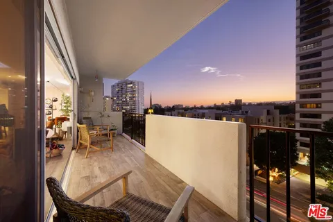 $1,399,000 | 10450 Wilshire Boulevard, Unit 7E, Los Angeles, CA 90024