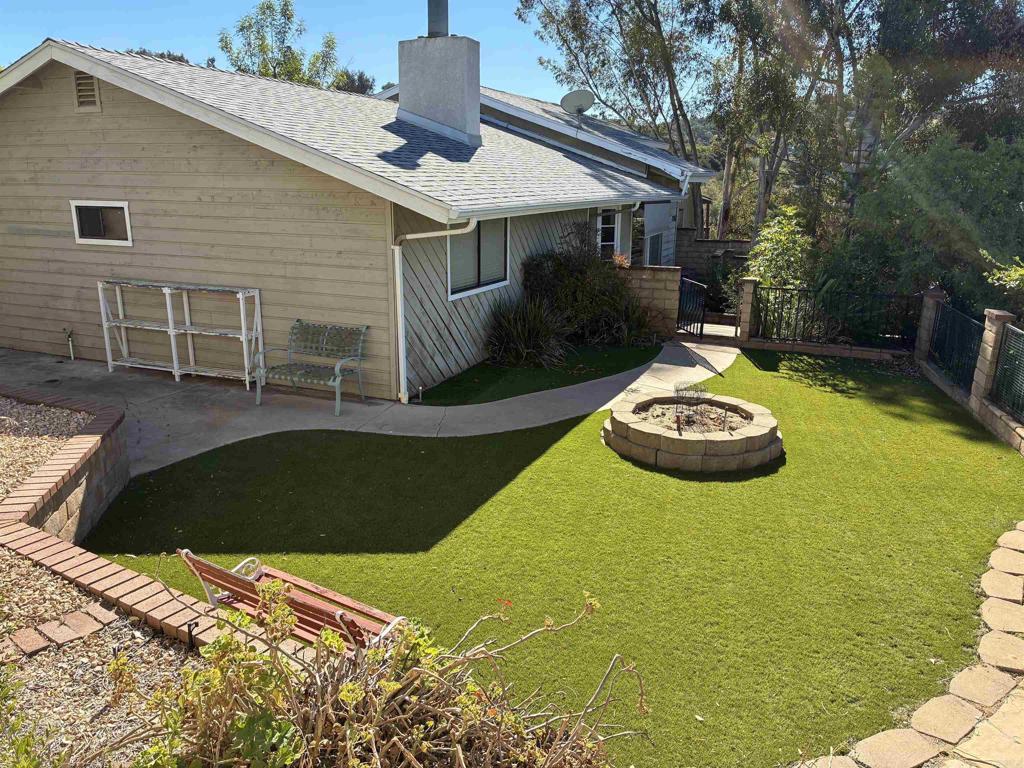 2367 Marshall Way Alpine, CA 91901 - Photo 4 of 13 a view of a house with swimming pool