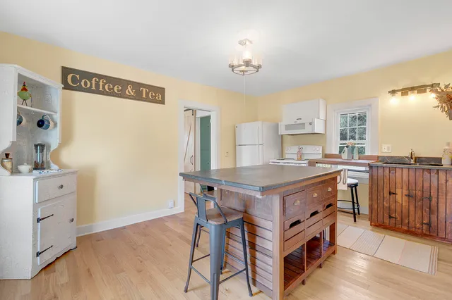 $675,000 | 255 Raymond Hill Road, Raymond, ME 04071