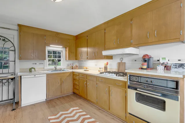 $675,000 | 255 Raymond Hill Road, Raymond, ME 04071