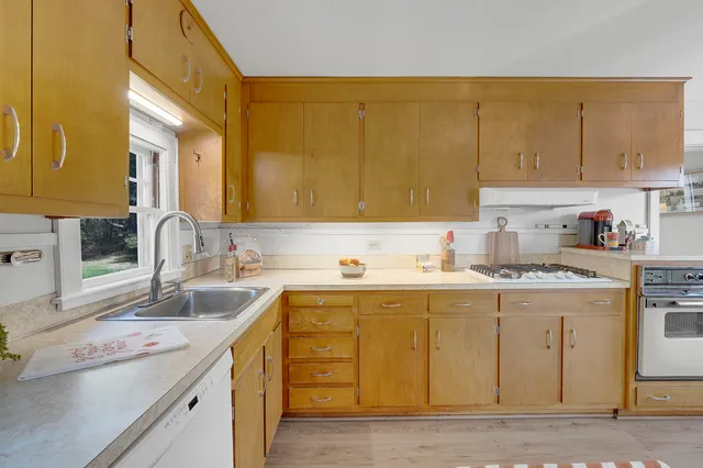 $675,000 | 255 Raymond Hill Road, Raymond, ME 04071