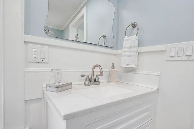 $675,000 | 255 Raymond Hill Road, Raymond, ME 04071