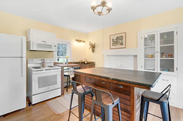 $675,000 | 255 Raymond Hill Road, Raymond, ME 04071