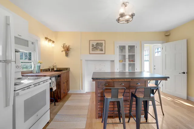 $675,000 | 255 Raymond Hill Road, Raymond, ME 04071