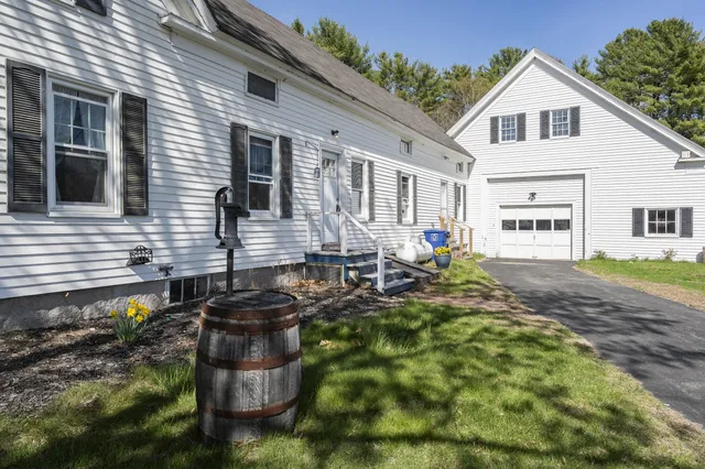 $675,000 | 255 Raymond Hill Road, Raymond, ME 04071