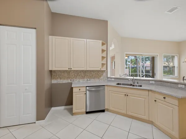 $4,500 | 6709 Garde Road, Boynton Beach, FL 33472