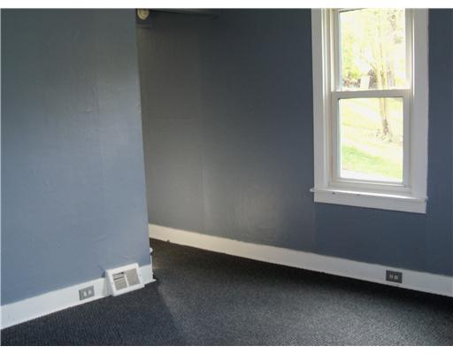1018-1020 Moon Run Road McKees Rocks, PA 15136 - Photo 5 of 18 Living Room. Unit 1