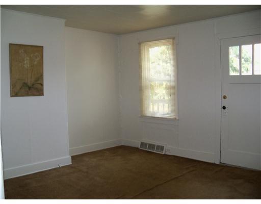 1018-1020 Moon Run Road McKees Rocks, PA 15136 - Photo 8 of 18 Living Room. Unit 2