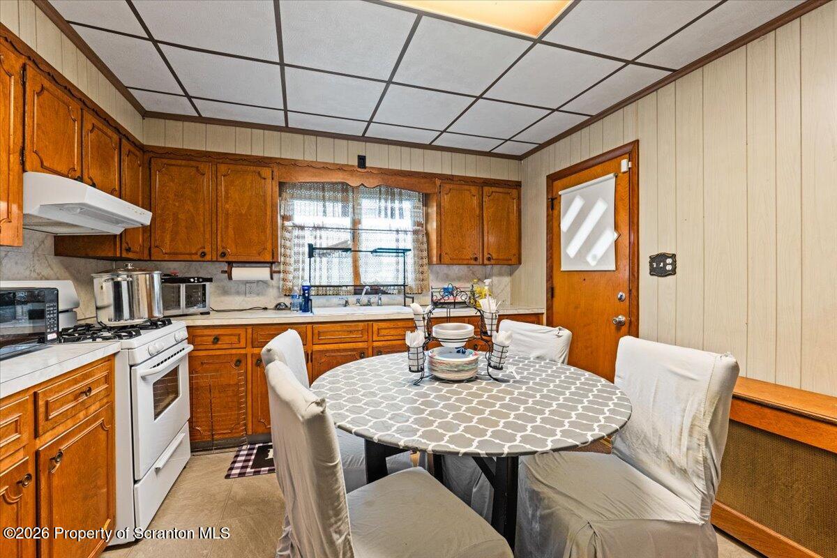 102 New York Street Scranton, PA 18509 - Photo 7 of 57 13-100 New York St