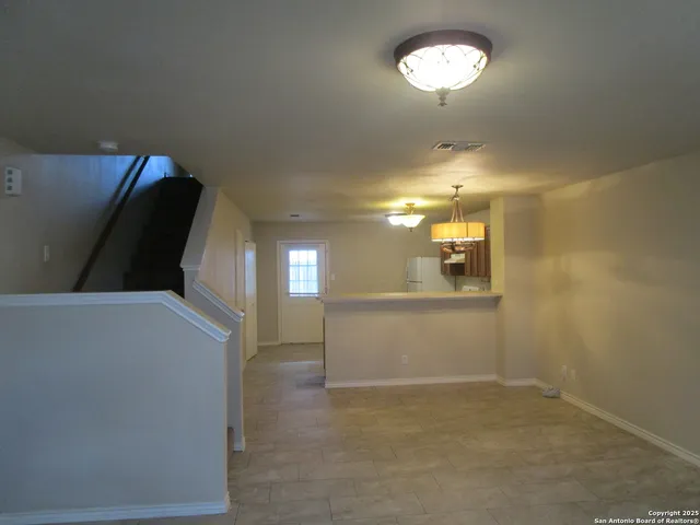 $1,250 | 103 Autumn Pass, San Antonio, TX 78245