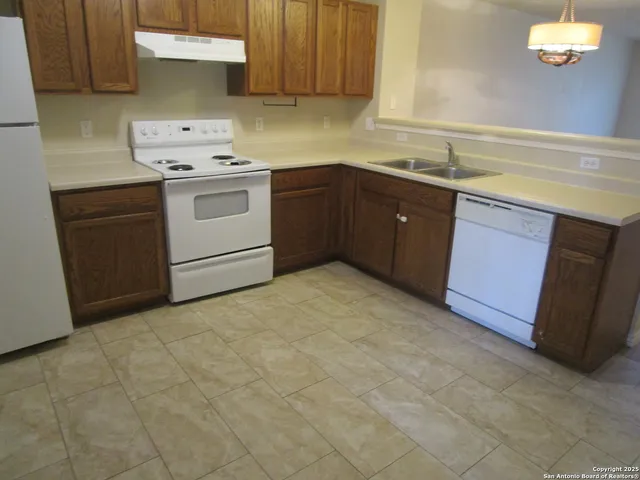 $1,250 | 103 Autumn Pass, San Antonio, TX 78245