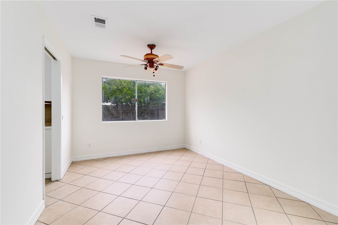 1188 West Van Koevering Street Rialto, CA 92376 - Photo 7 of 38
