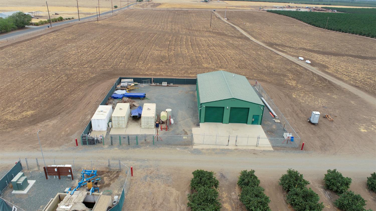 265 Road 240 Ducor, CA 93218 - Photo 23 of 25 an aerial view of a house with a yard
