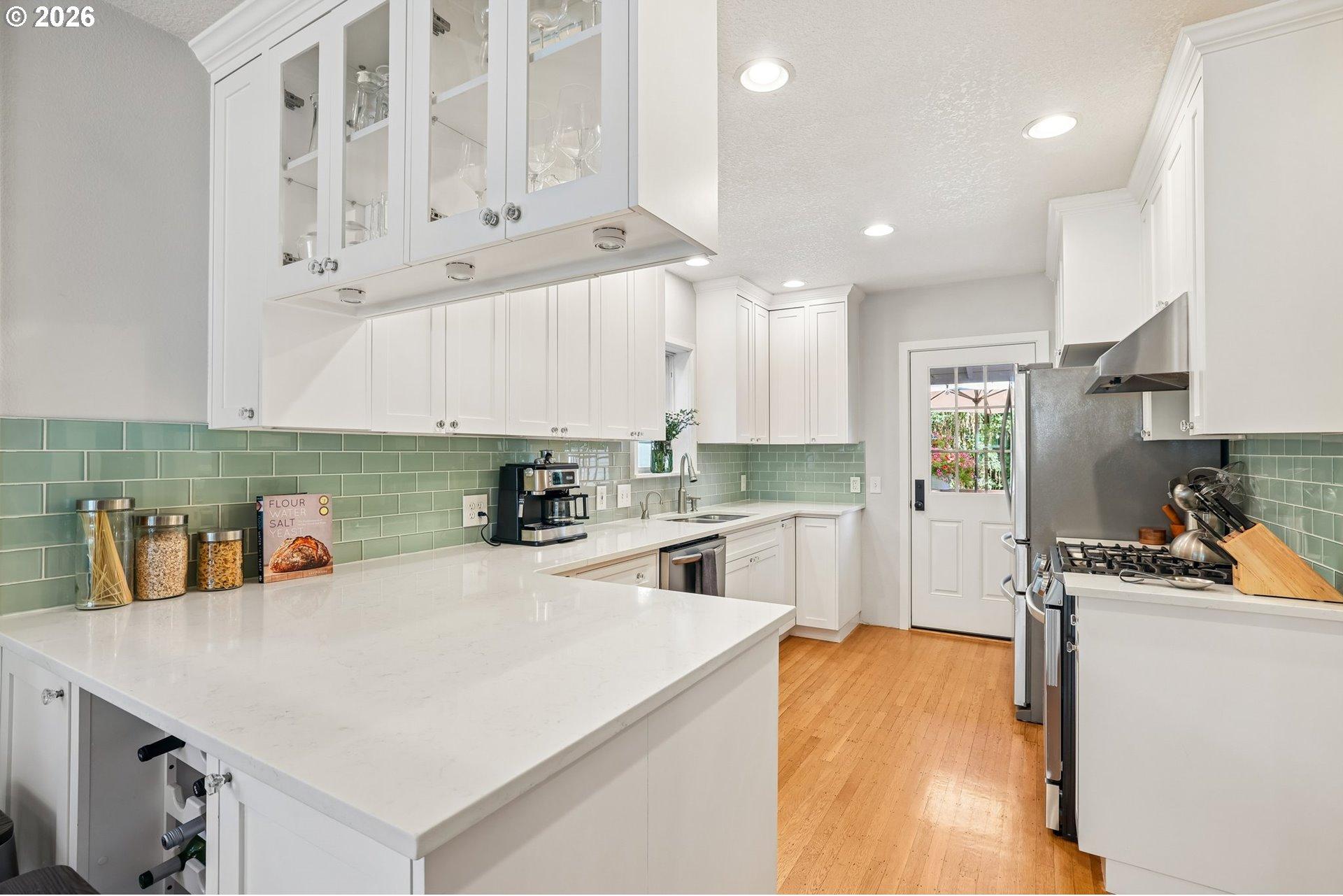 2747 Northwest Raleigh Street, Unit 2 Portland, OR 97210 - Photo 9 of 40 Gallery Image 9