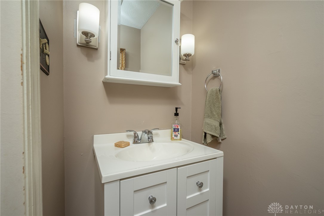 5843 Overbrooke Road Dayton, OH 45440 - Photo 13 of 34