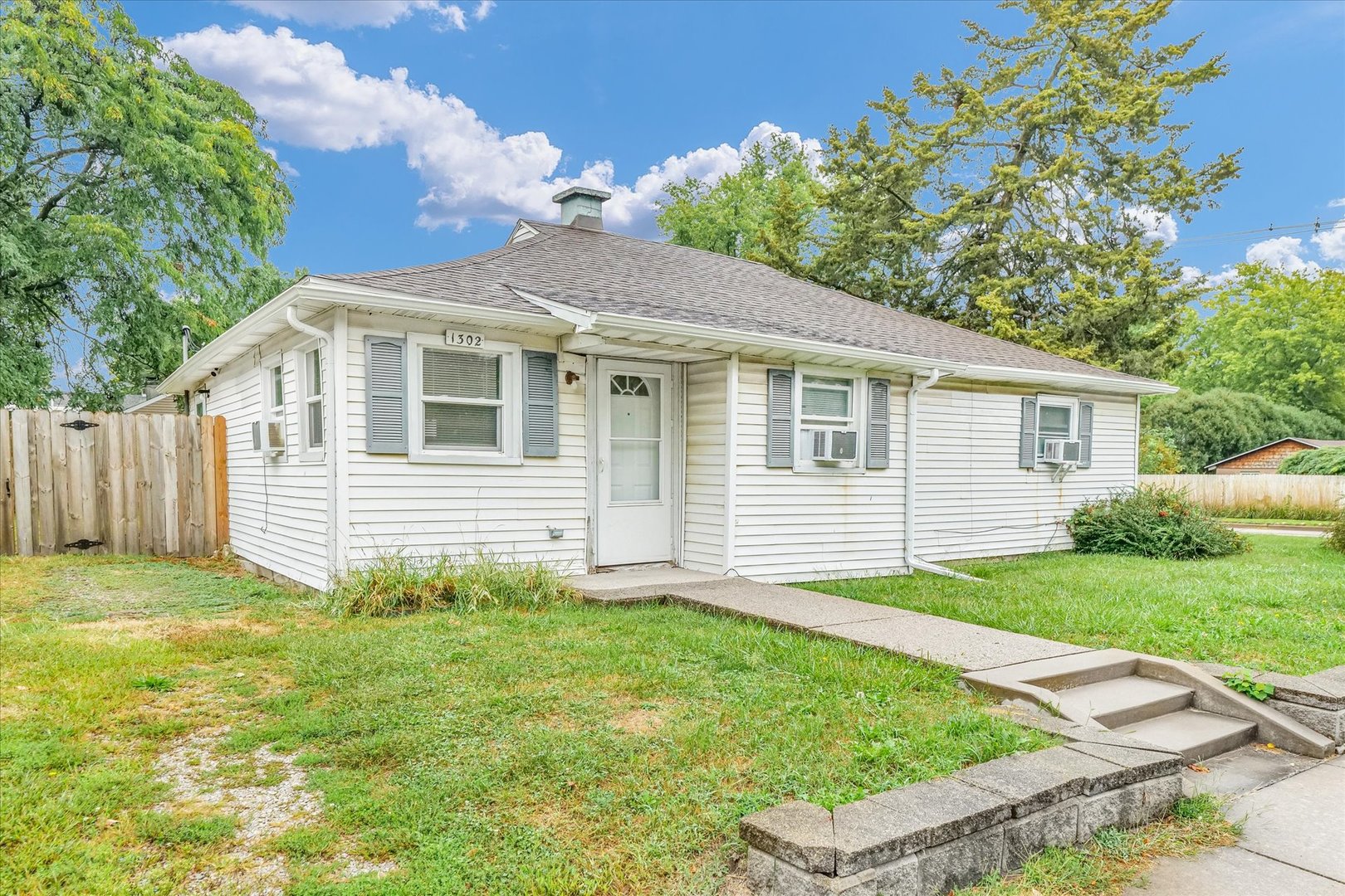 1302 West Springfield Avenue Champaign, IL 61821 - Photo 11 of 29 Gallery Image 11