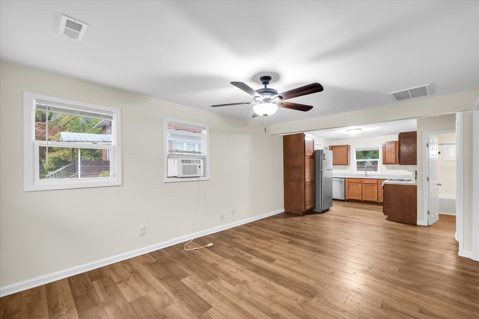 1302 West Springfield Avenue Champaign, IL 61821 - Photo 12 of 29 Gallery Image 12